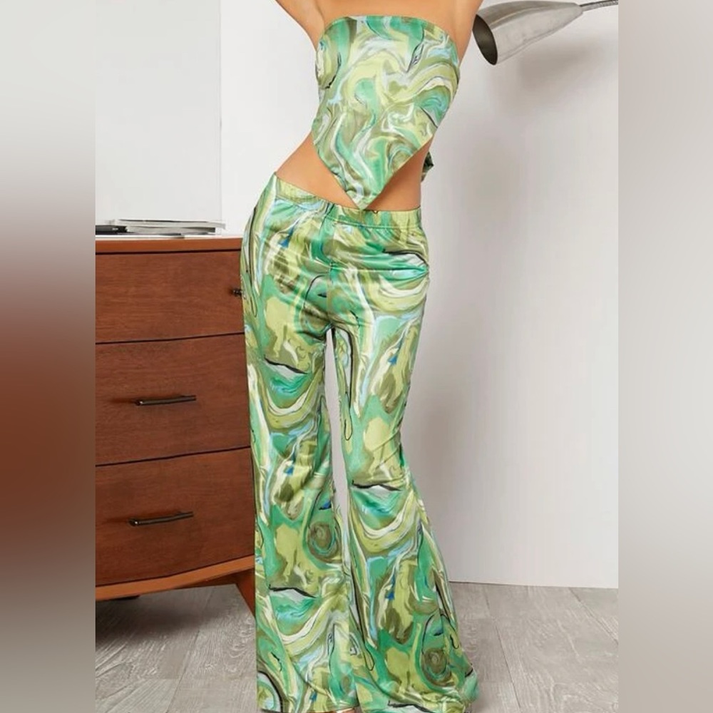 Set Crop Tube Top & Flare Leg Pants